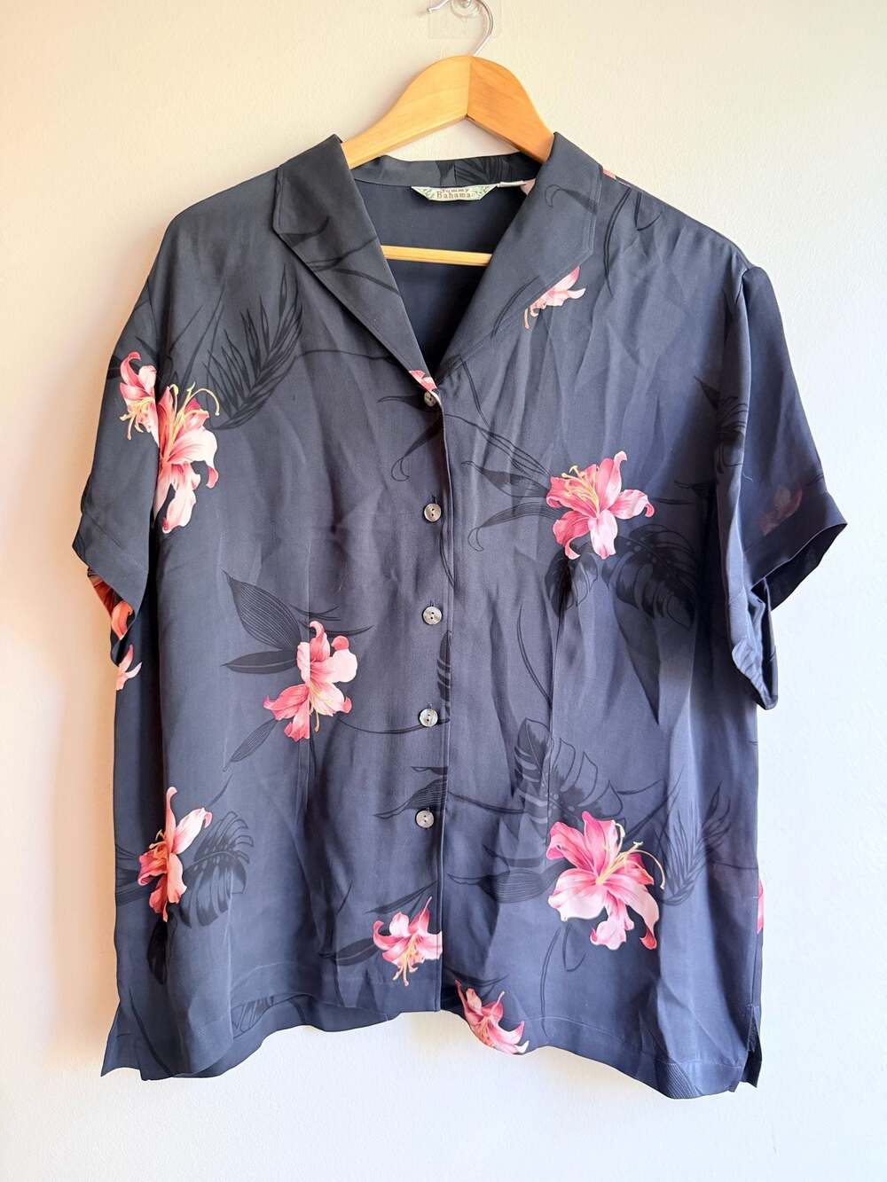 Tommy Bahama 100% Silk Floral Lily Print Short Sleeve Shirt Size XL